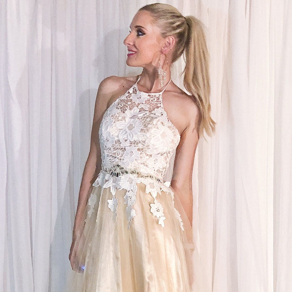 Lace Over Nude Align Evening Gown Wedding Dress - Picture 4 of 8